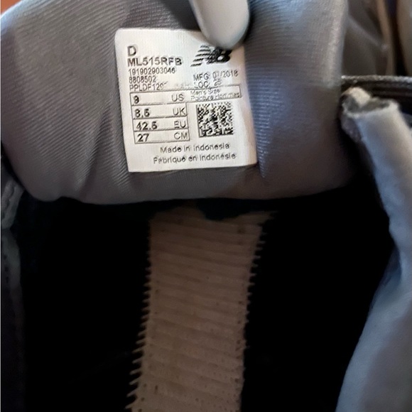 2 pairs New Balance used - Picture 15 of 16